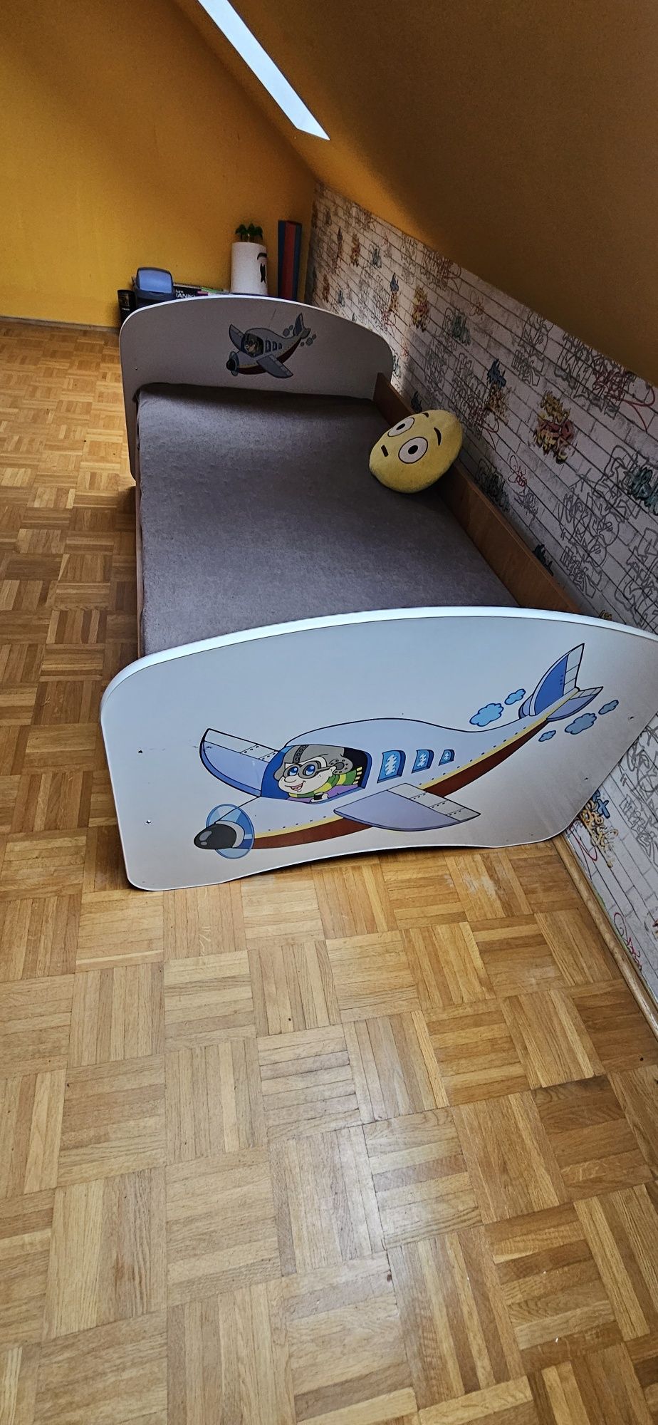 Łóżko dziecięce z szufladą i materacem  90x180