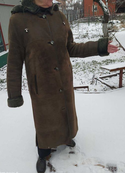 Женская дубленка размер 48-50.