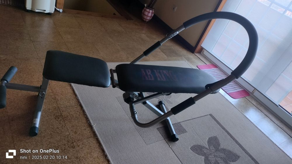 Bicicleta elíptica + mesa de abdominais