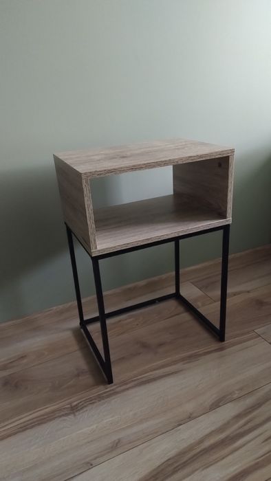 Szafka nocna półka loft Sinsey drewno i czarny stelaż