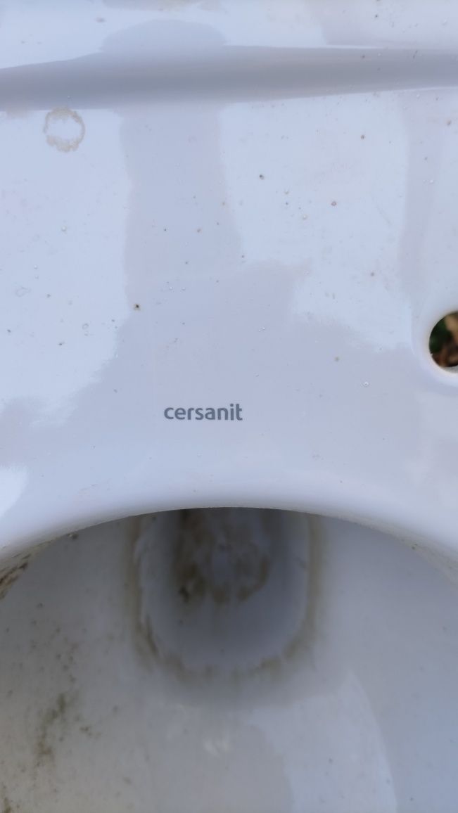 Унитаз    Cersanlt