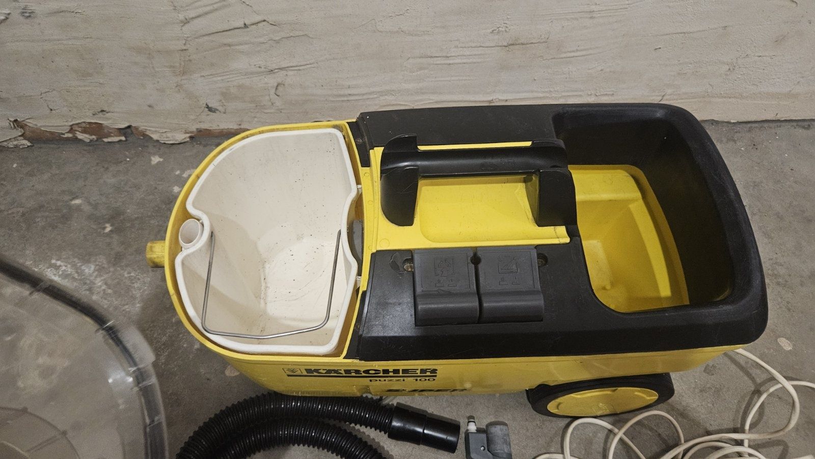 Миючий пилосос Karcher Puzzi 100