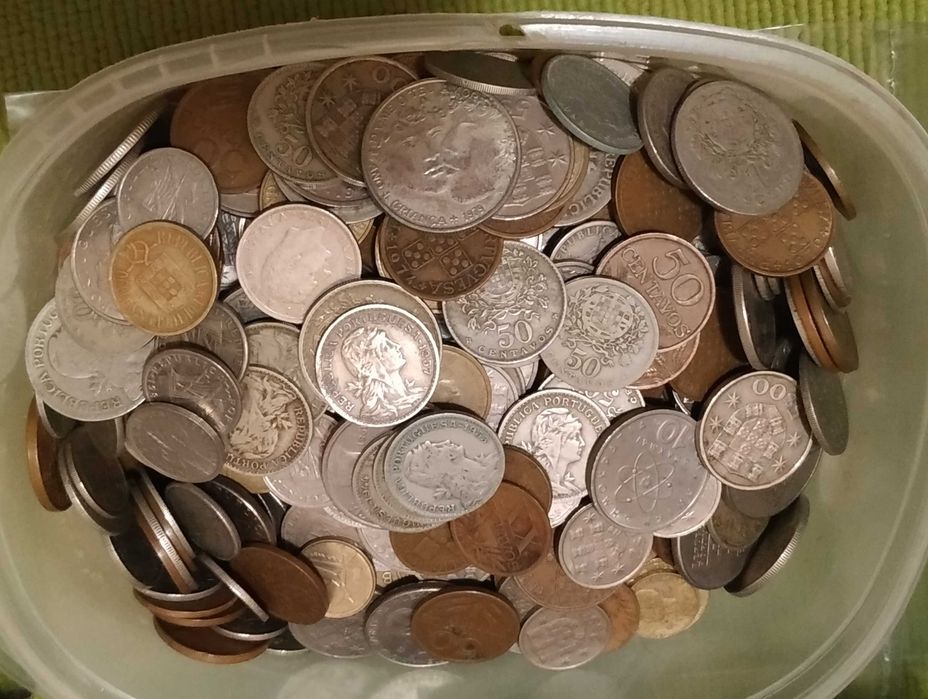 Vendo moedas ao kilo (misturadas, mais portuguesas do que estrangeiras