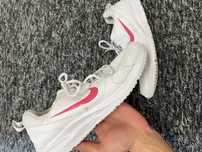 sprzedam buty Nike