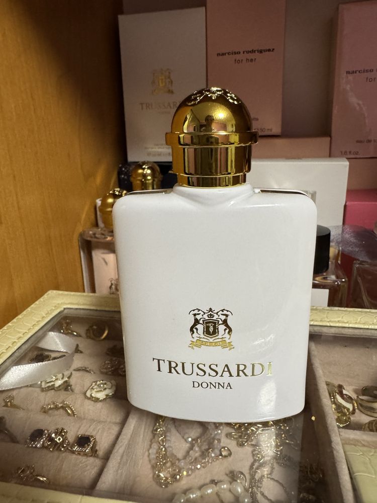 Парфюмерия Trussardi Donna и Delicate rose