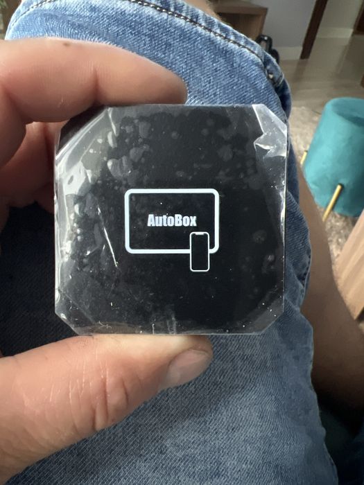 Bezprzewodowy adapter CAR PLAY auto box apple