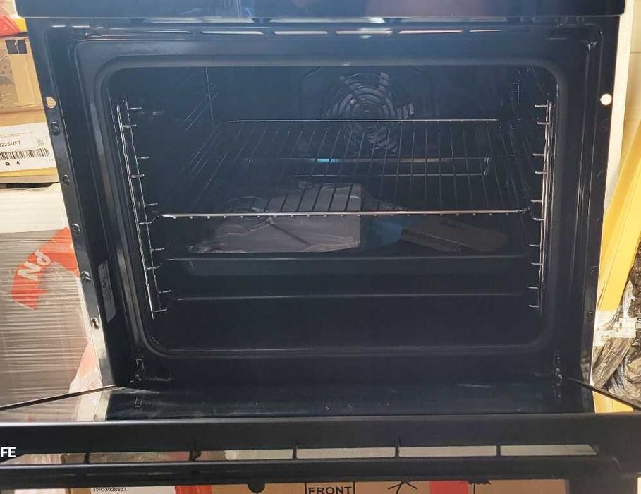 Piekarnik ELECTROLUX EOC8H31Z Elektryczny parowy Czarny A+