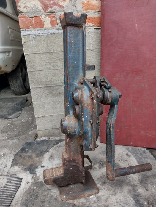 Домкрат жд 10тон оренда прокат аренда