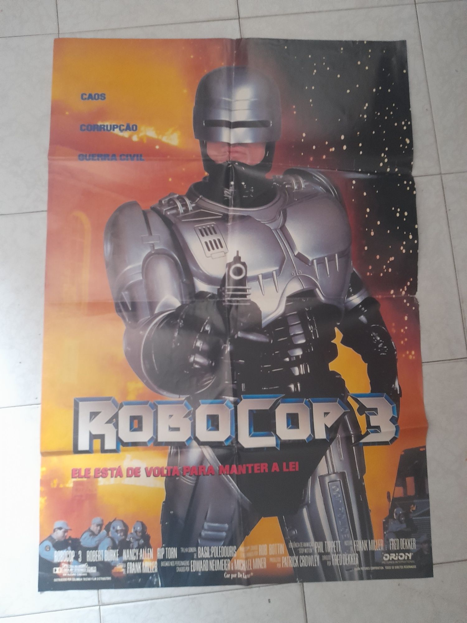 Temos muitos posters originais do cinema