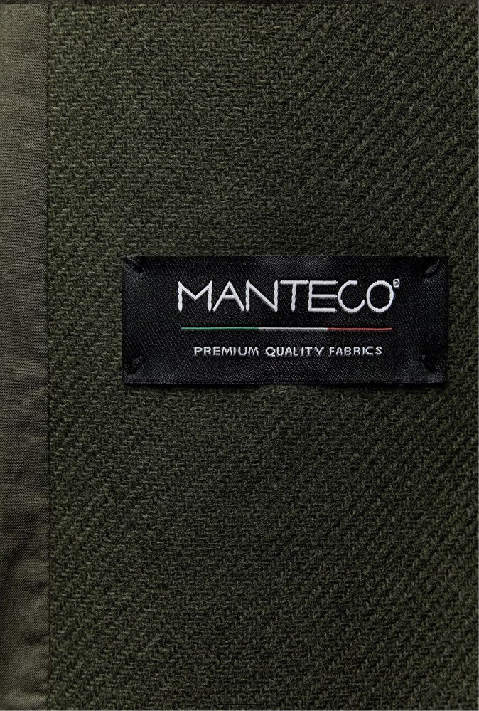 Пальто Zara 75%  итальянской  шерсти  Manteco