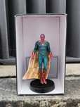 Vision figura da Marvel, pintado à mão.
