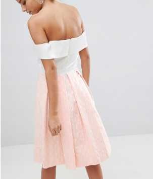 Sukienka różowo-biała rozkloszowana