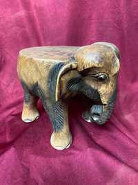 Escultura ou banco criança elefante madeira trabalhando