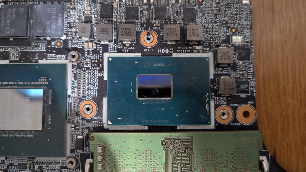 Материнська плата MSI  ms16k2 cpu  Intel i7 - 7920HQ  GPU Quadro p3000