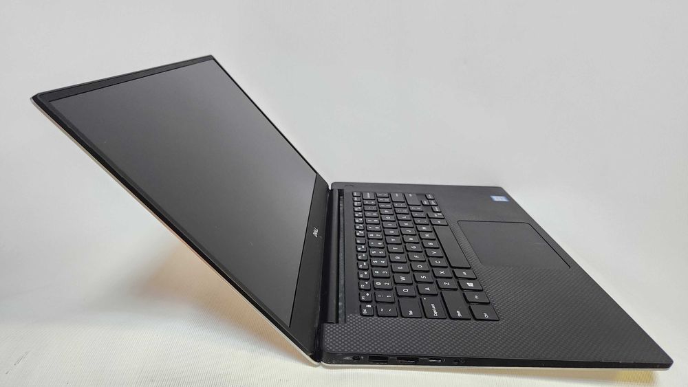 Dell Precision 5530 i7-8850H 16GB 512 GB P1000 4GB 15,6" IPS Full HD