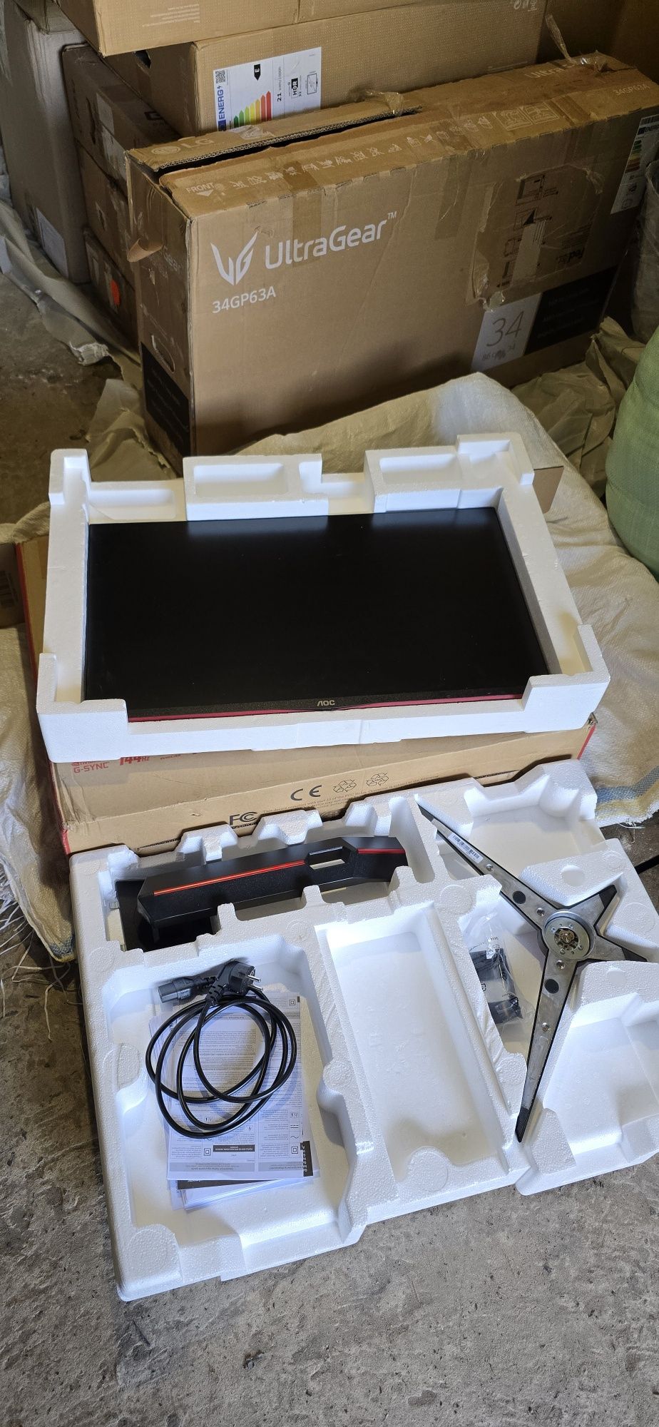 Монітор 27" AOC 27G2AE/BK Монитор абсолютно новый с дефектом матрицы