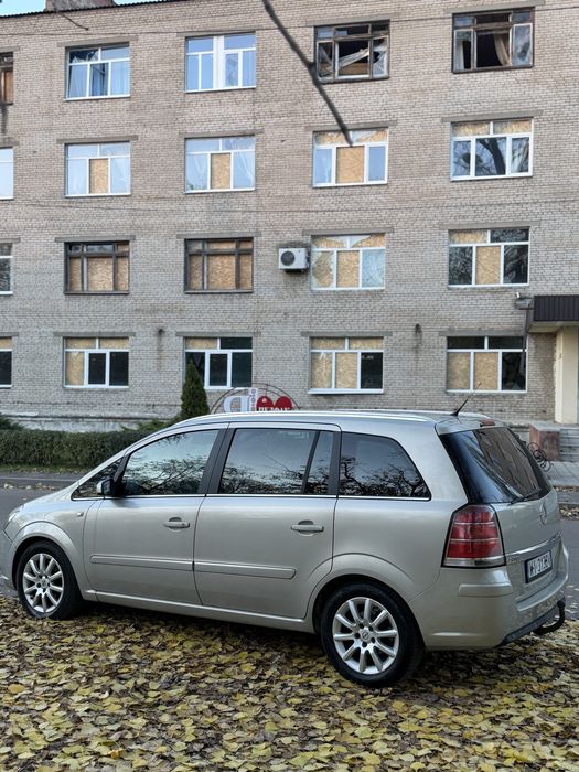 Opel Zafira рестайлинг