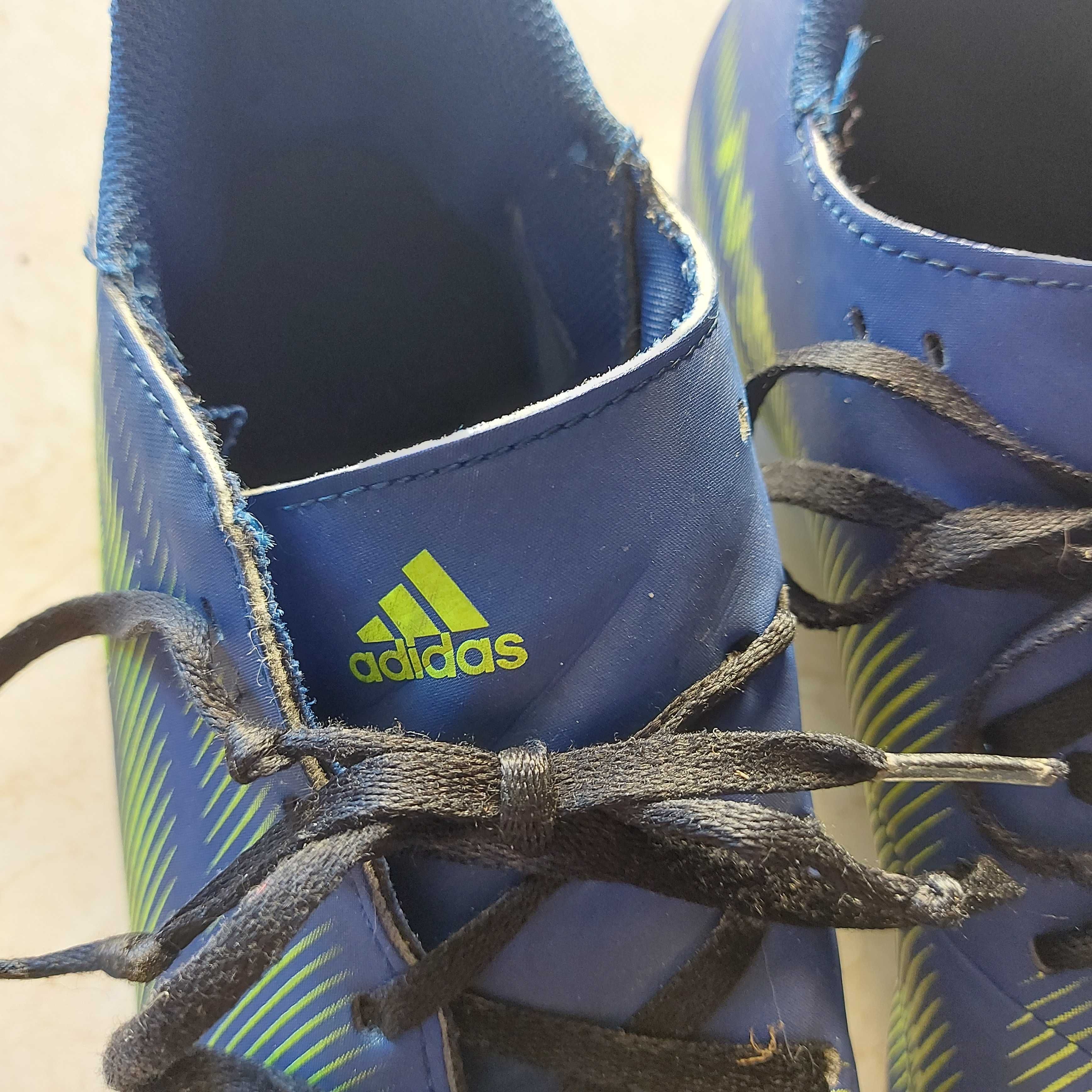 Halówki, buty piłkarskie Adidas 44
