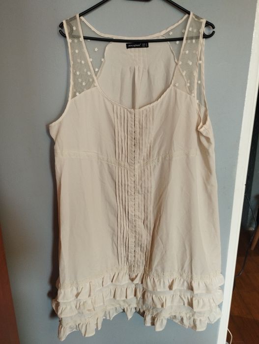 Sukienka beżowa koronka atmosphere 46