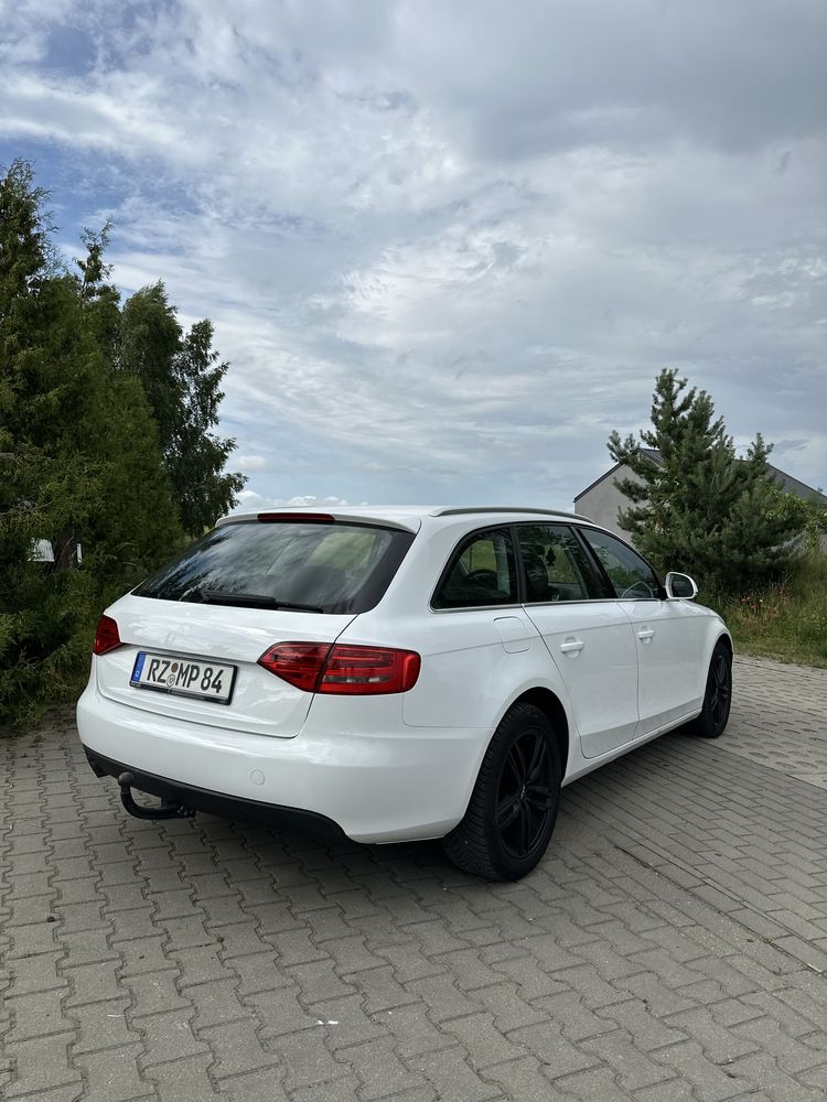 Audi A4 B8 2.0 TDI Avant 2008r Hak