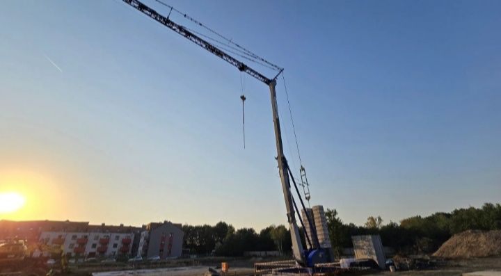 Wynajem żurawi dźwig budowlany wieżowy