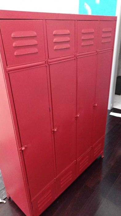 armário em metal