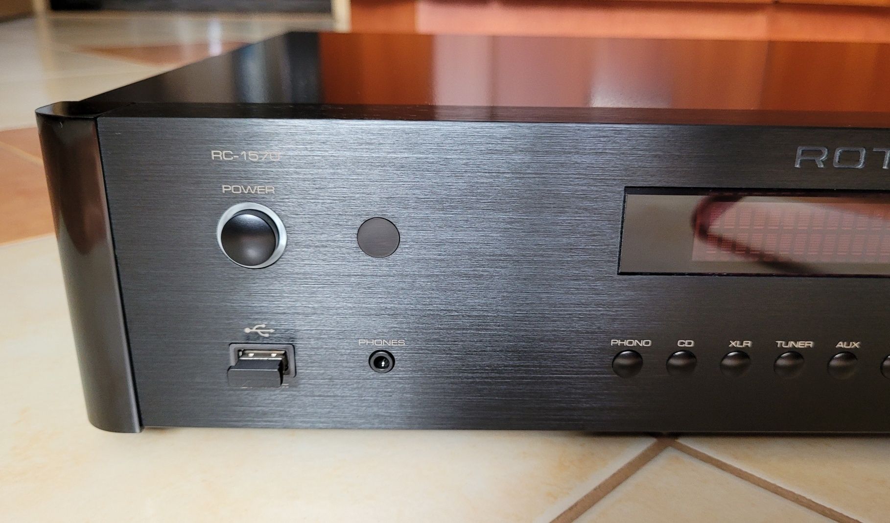 Przedwzmacniacz ROTEL RC-1570