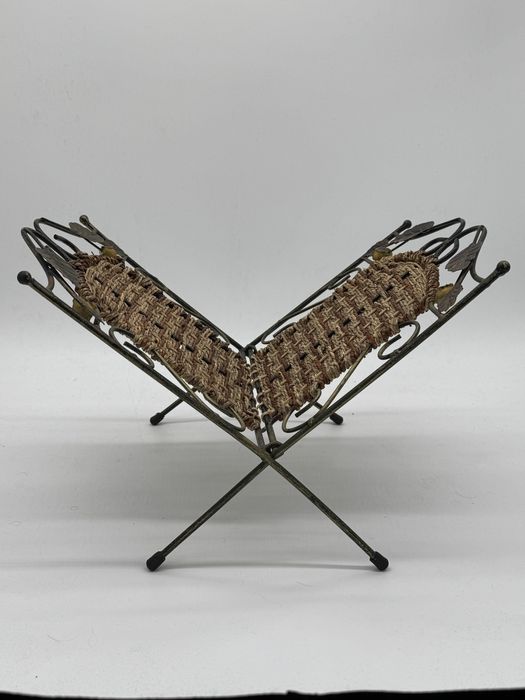 Stojak na gazety metalowy skladany