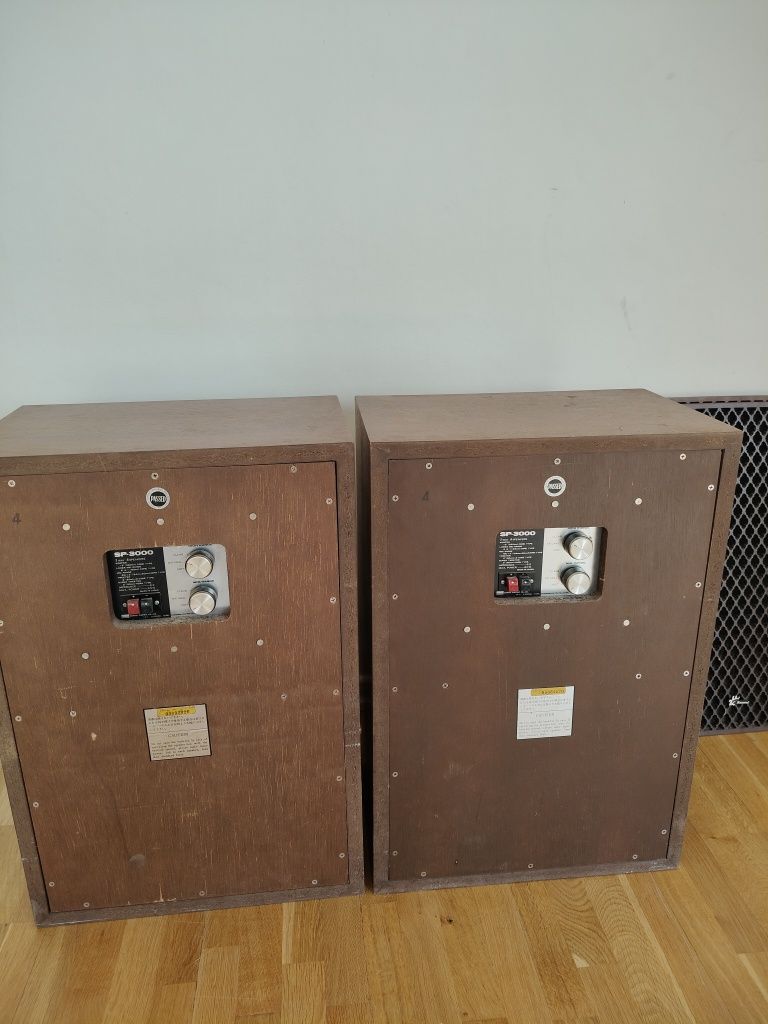 Kolumny Sansui SP-3000