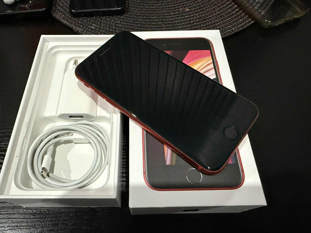 iPhone SE 128GB produkt Red komplet 88% baterii. Oryginał