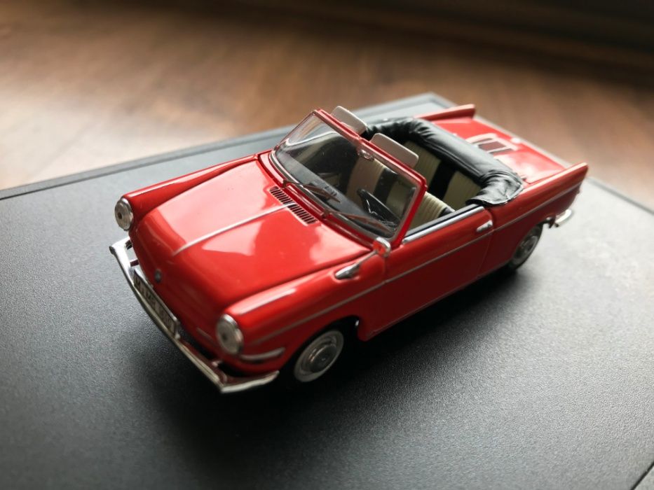 BMW 700 Cabrio 1961 Vermelho (miniatura de colecção MINICHAMPS, 1:43)