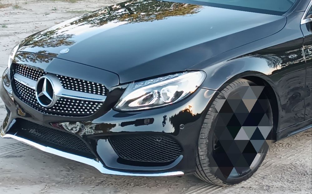 Błotnik prawy w205 kolor 197 stan BDB