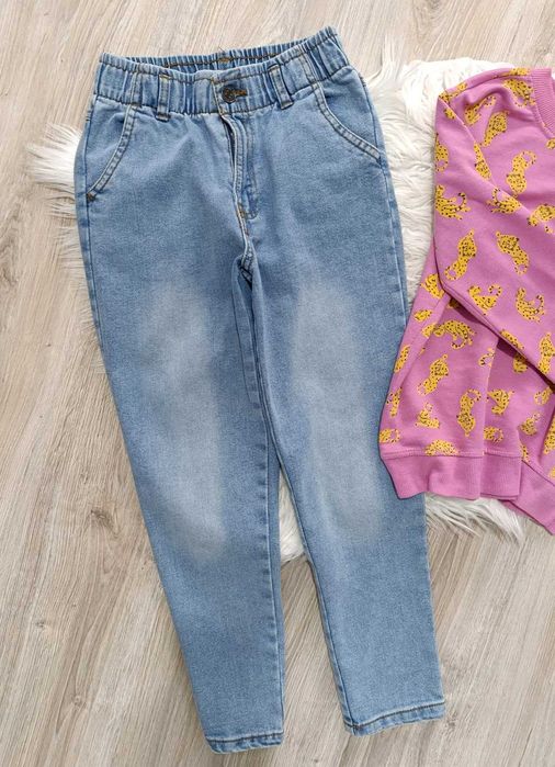 Zestaw jeansy mom bluza dresowa w tygryski 134cm