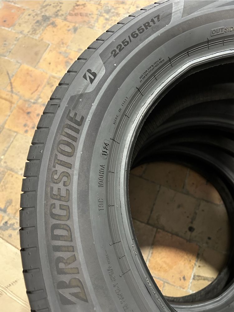 225/65R17 Bridgestone Turanza