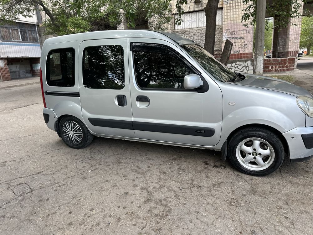 Продам Нисан Кубистар