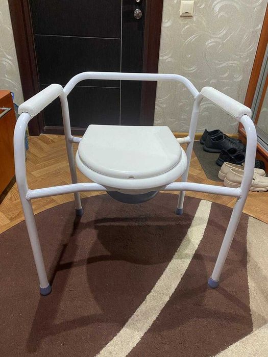Стул-туалет для инвалидов