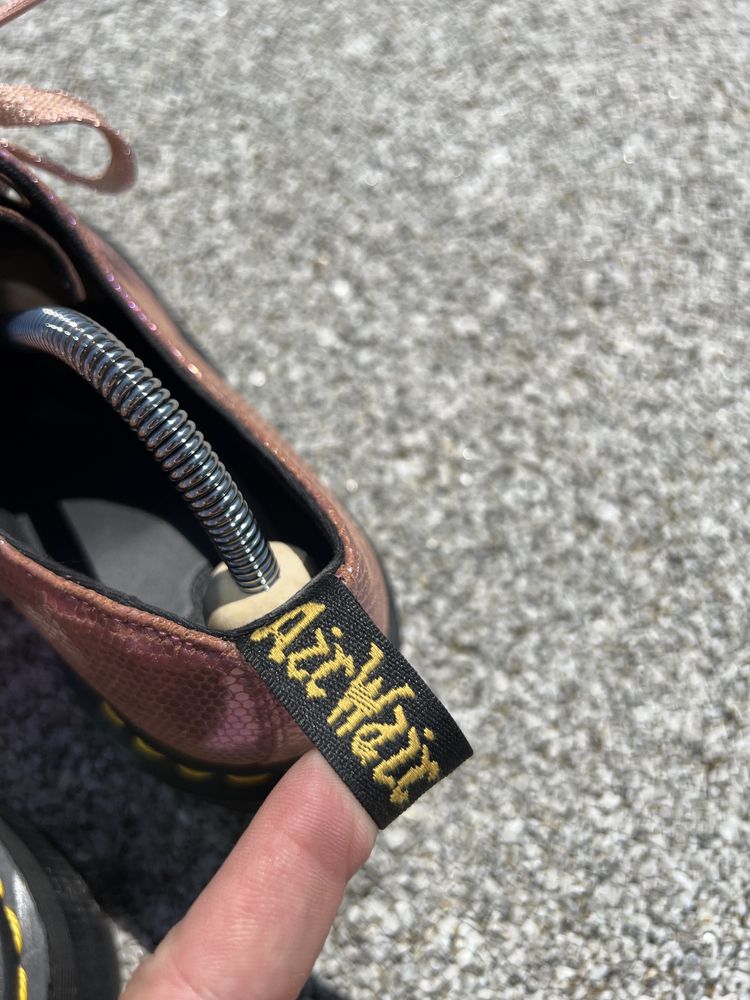 Dr. Martens Holly Pin Platform Oxford High chunky alternative platform