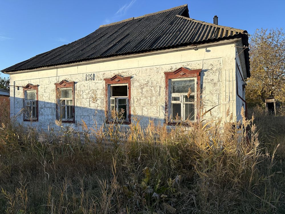 Ділянка в центрі міста, старий дім