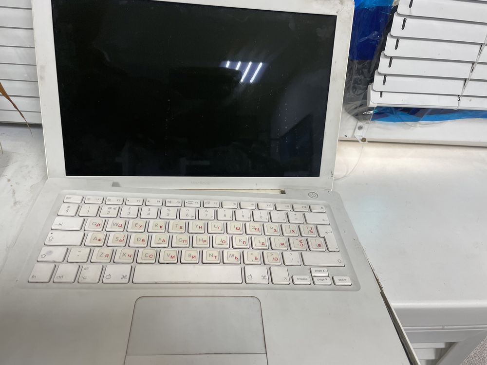 MacBook  на запчастини