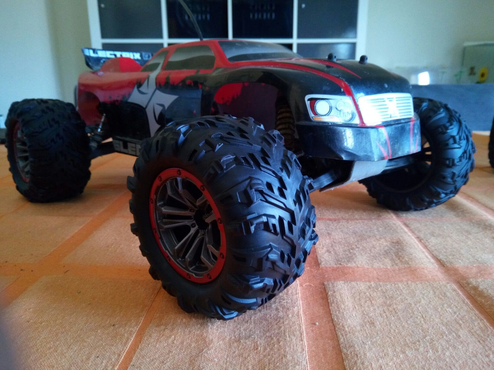 Carro rc 1/10 Brushless + upgrades 2wd