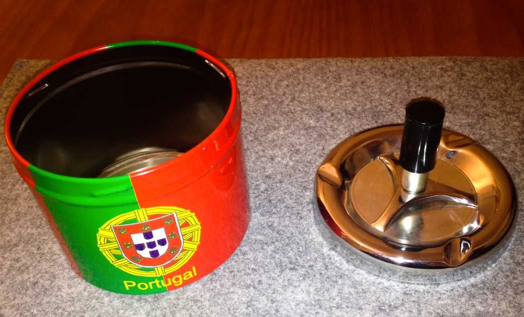 Cinzeiro com o logo de Portugal NOVO