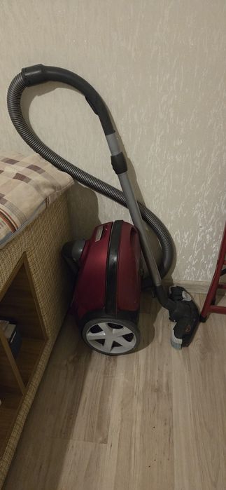 Пылесос Philips в отличном состоянии
