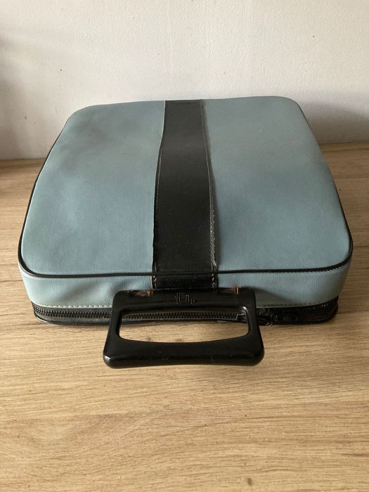 Máquina de escrever  **  Olivetti 22