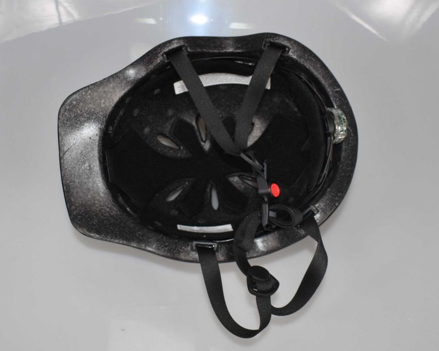 Kask rowerowy Westt  r. uniwersalny L lampka LED