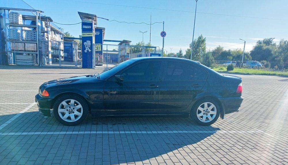 Продам BMW 320i 2.0л