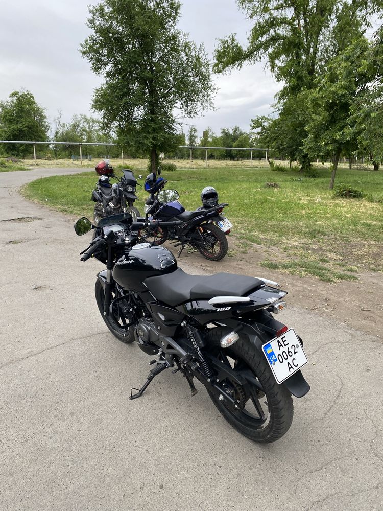 Bajaj pulsar 180
