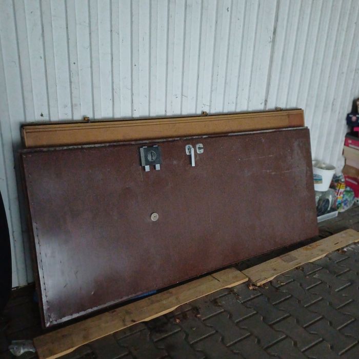 Drzwi z zamkiem gerda metalowe bez ościeżnic.