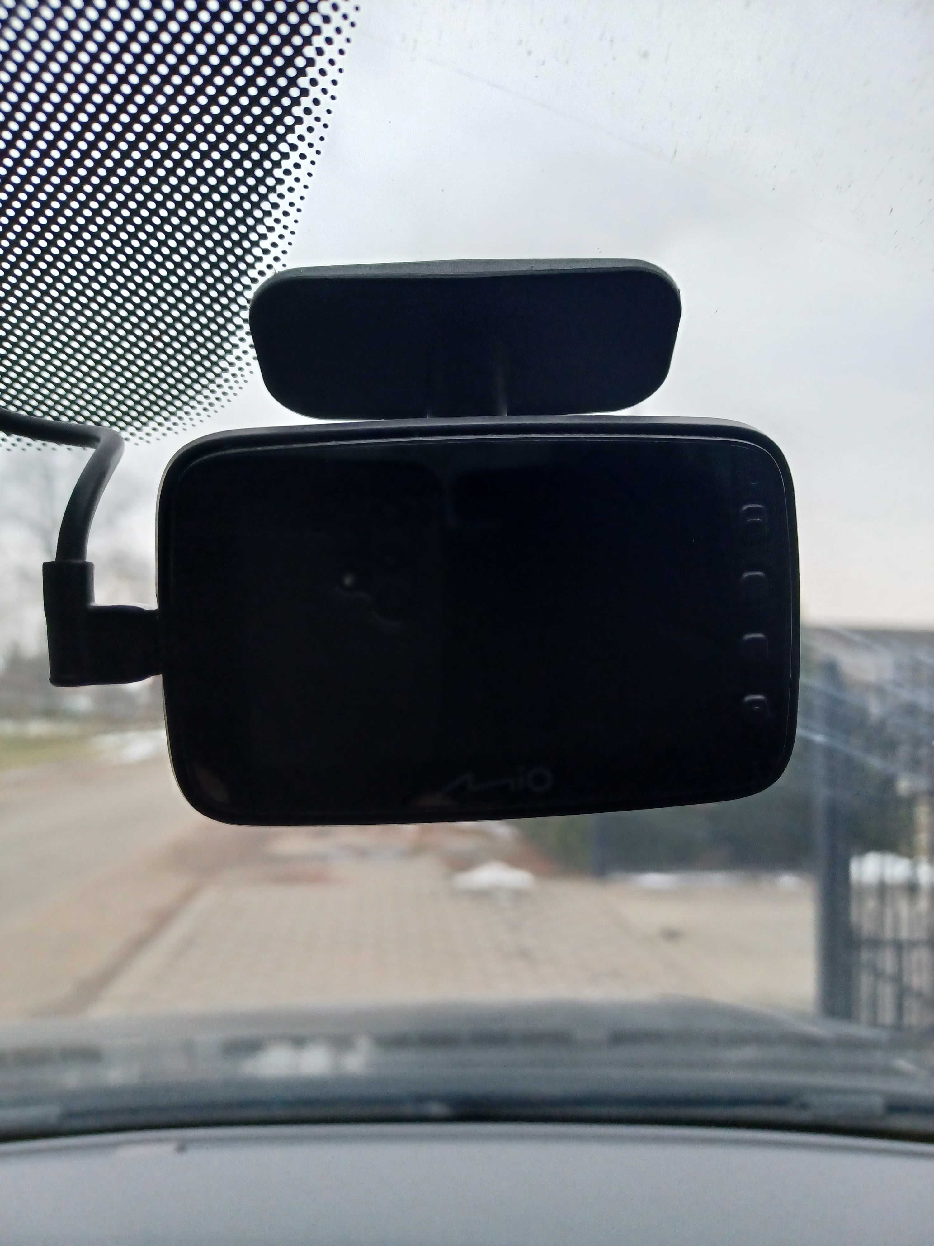 Sprzedam wideorejestrator Mio MiVue 812