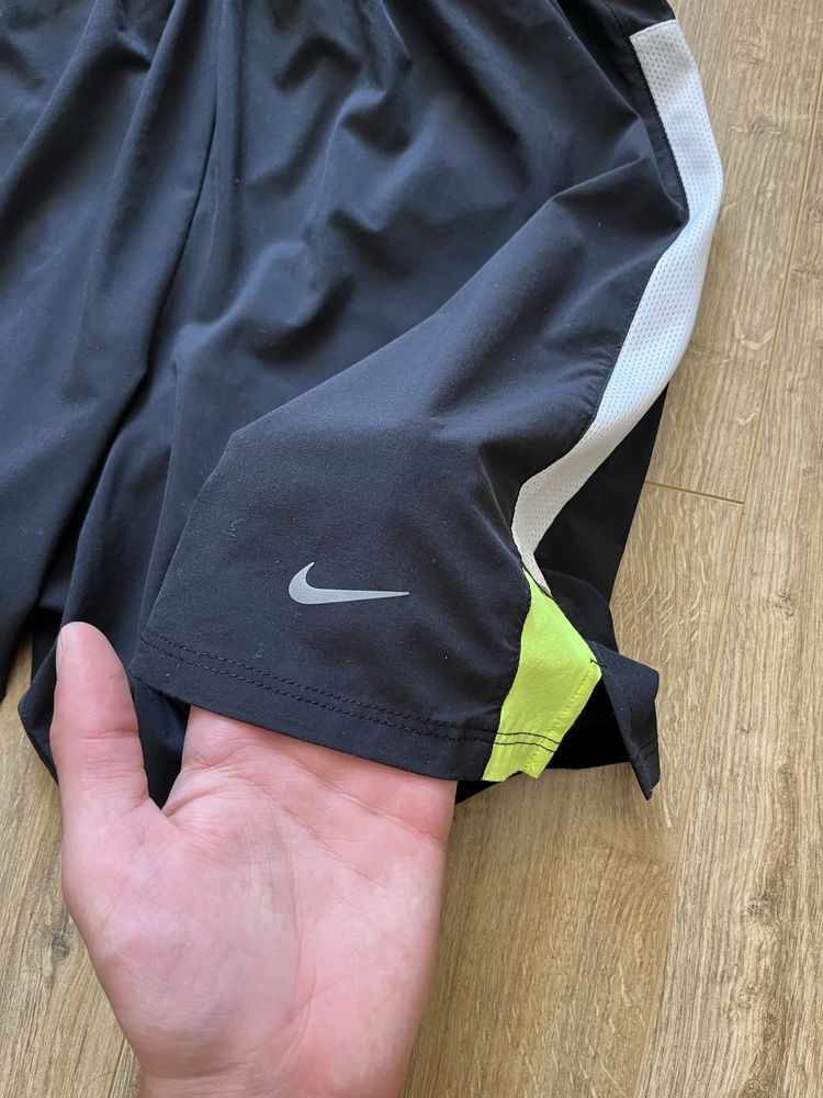 Шорти Nike для бігу nike running