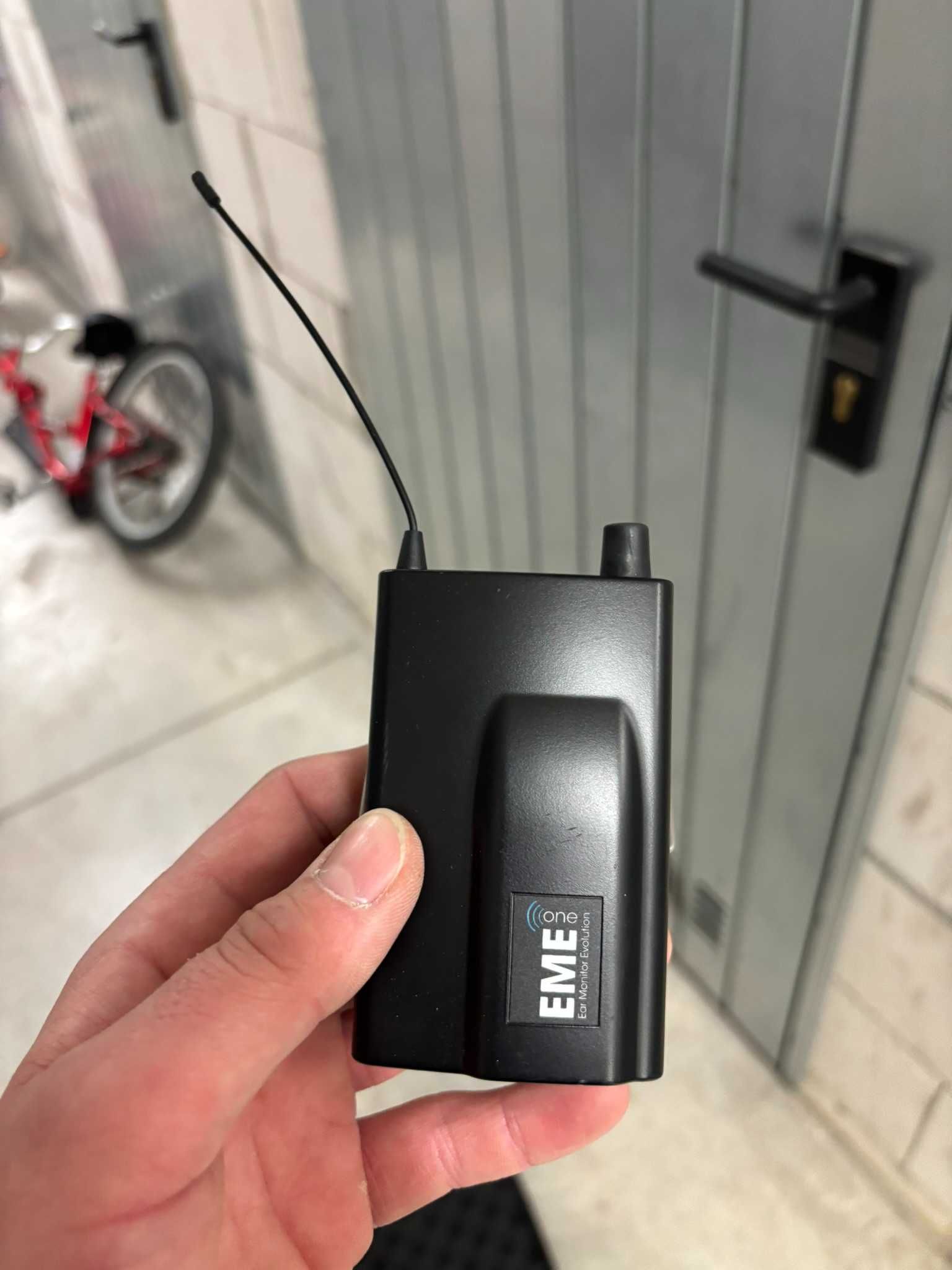 Odsłuch bezprzewodowy db Technologies EME One + akumulatory / monitor